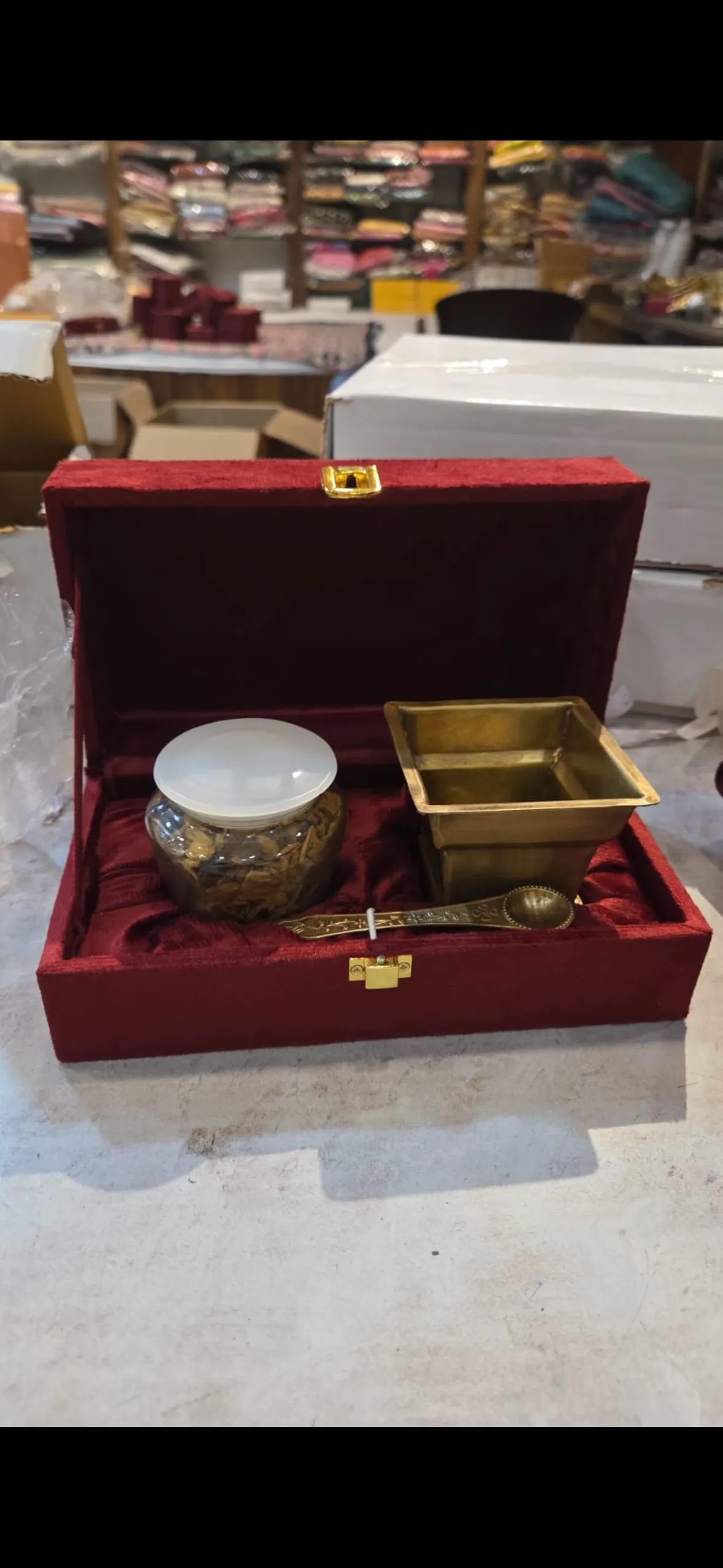Brass Havan Kund with 100g Organic Hawan Samagri – Combo Set